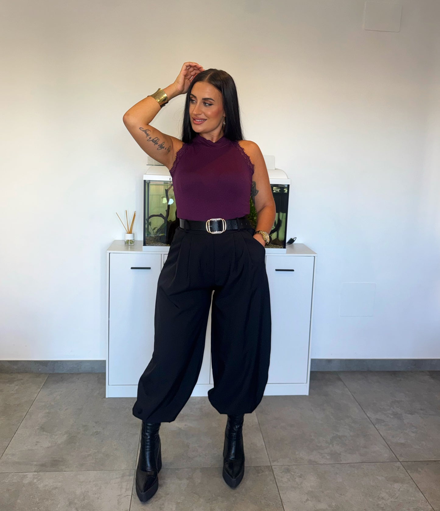 Camiseta Halter Encaje Bourdeos