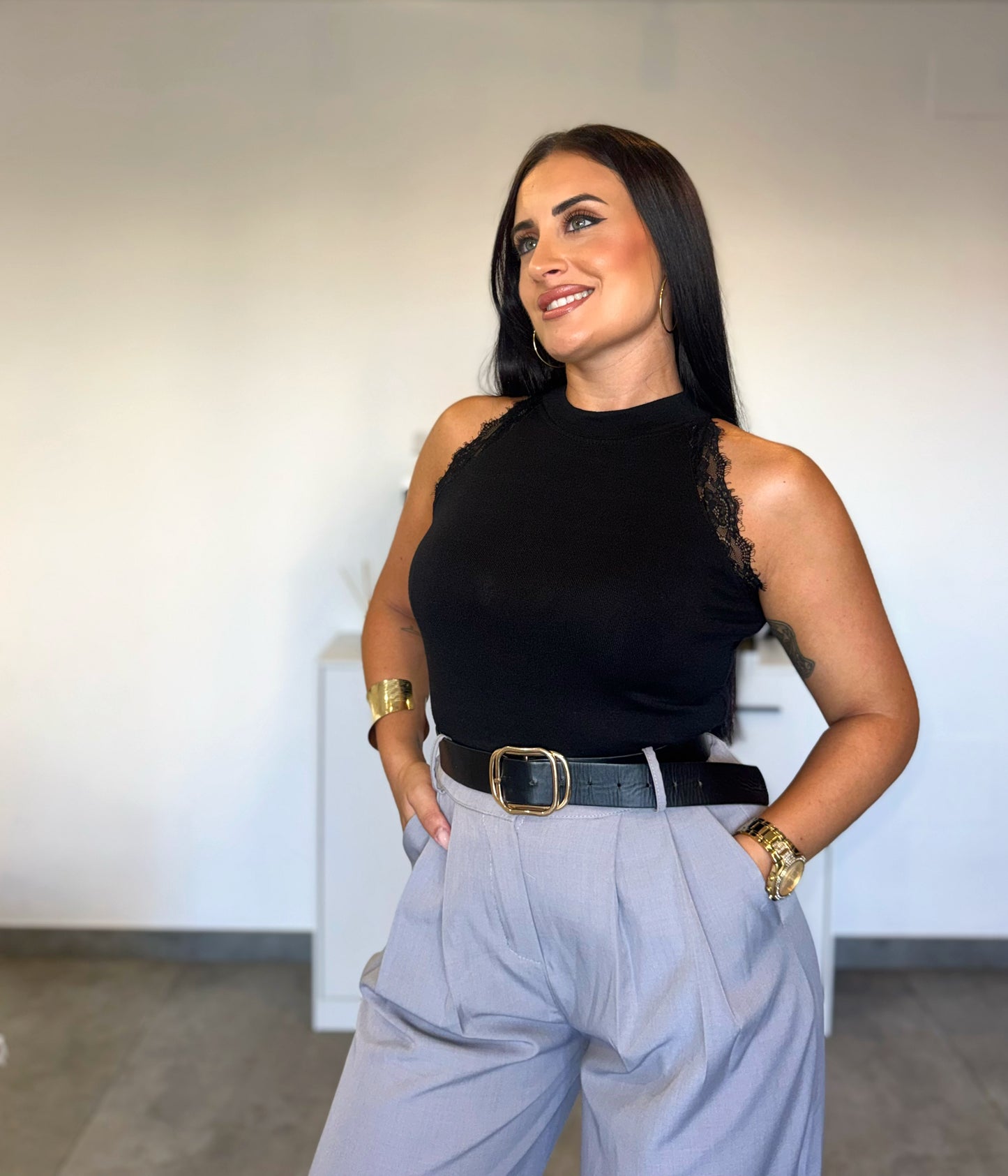Camiseta Halter Encaje Negra